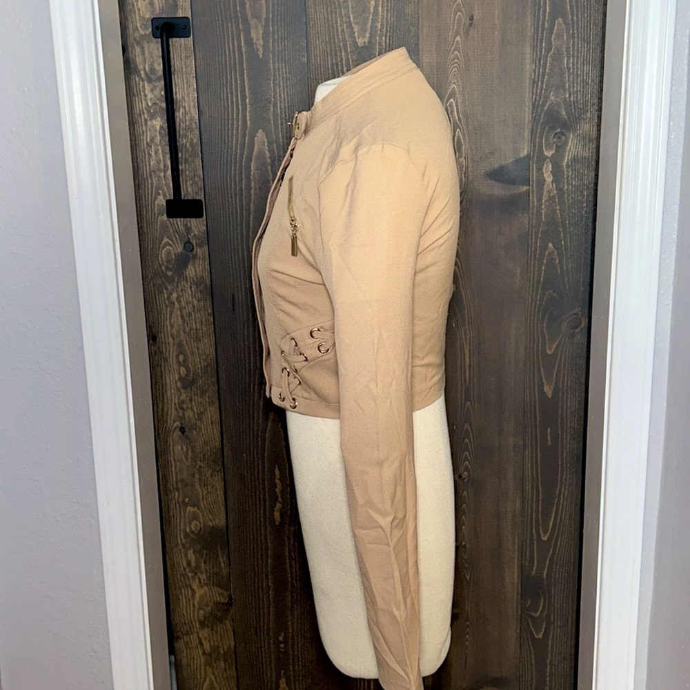 Light Zip up jacket - Picture 2 of 9